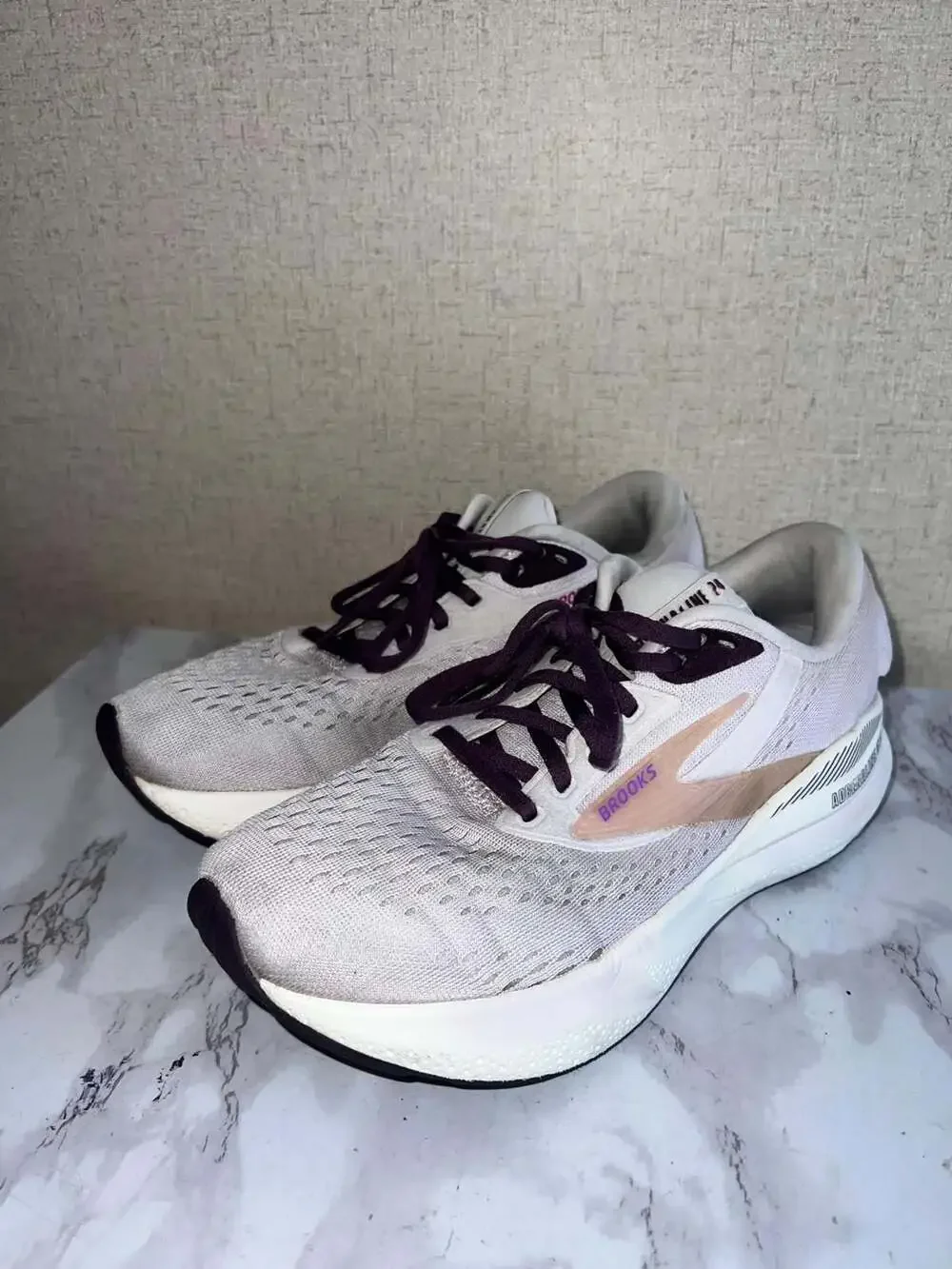 Brooks Women's Adrenaline GTS 24 Running Shoes Orchid/Coconut/Purple Size 9